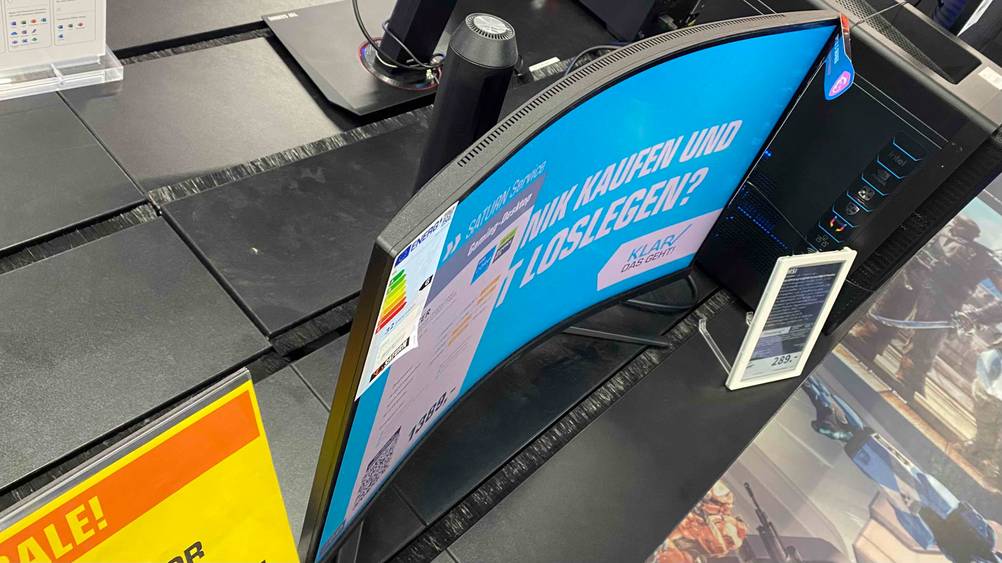Curved-Monitor 27 Zoll getestet: Monitor ist aus der Vogelperspektive zu sehen.
