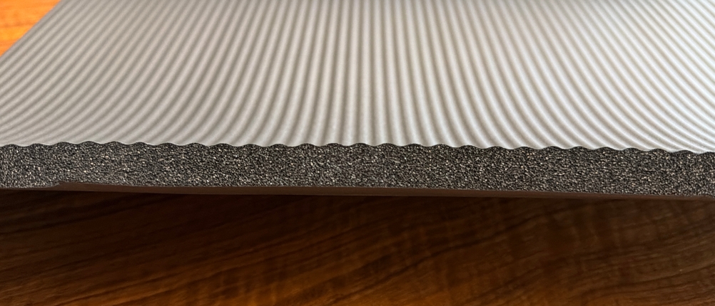 Der Rand der Msports-Gymnastikmatte Premium in Nahaufnahme