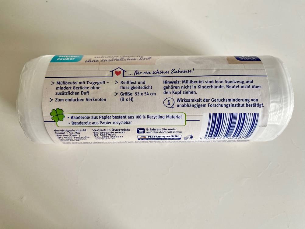 Getestet: Rückseite einer Rolle Müllbeutel mit Informationen.