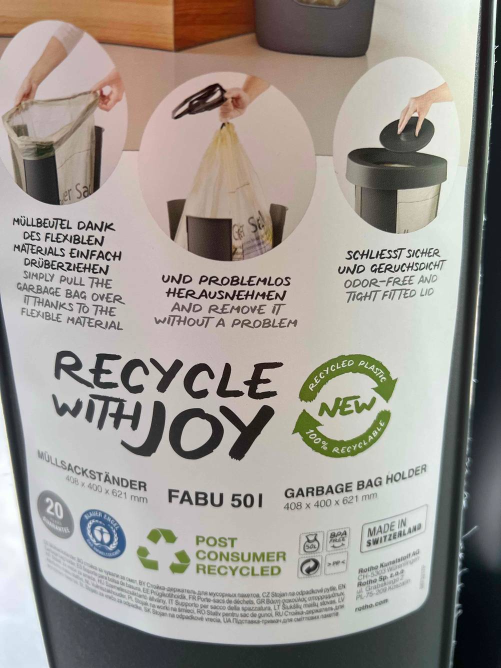 Müllsackständer getestet: Nahaufnahme des Labels mit Informationen und Grafiken.