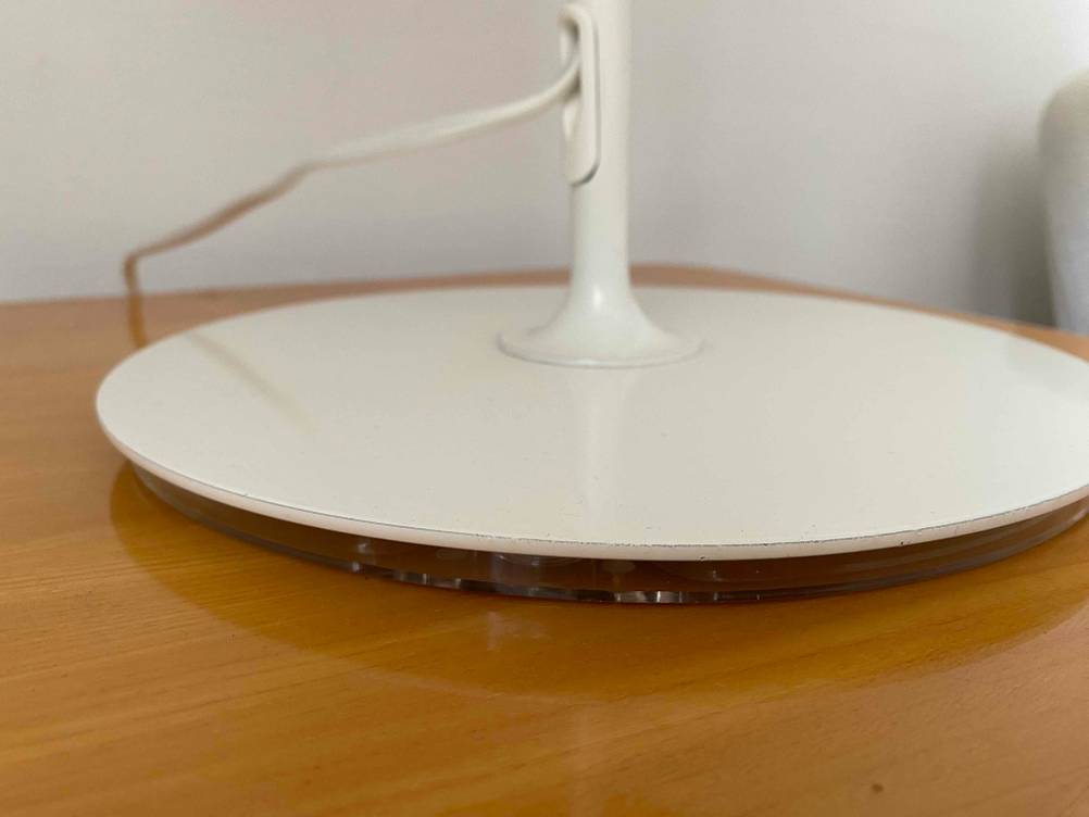 Nachttischlampe getestet: Nahaufnahme des Standfußes.