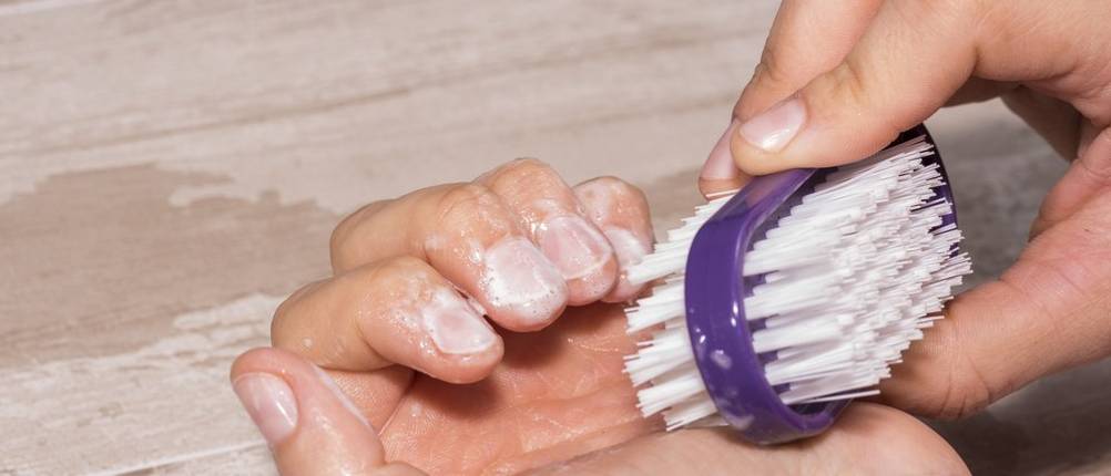 Nagelbürste-Test