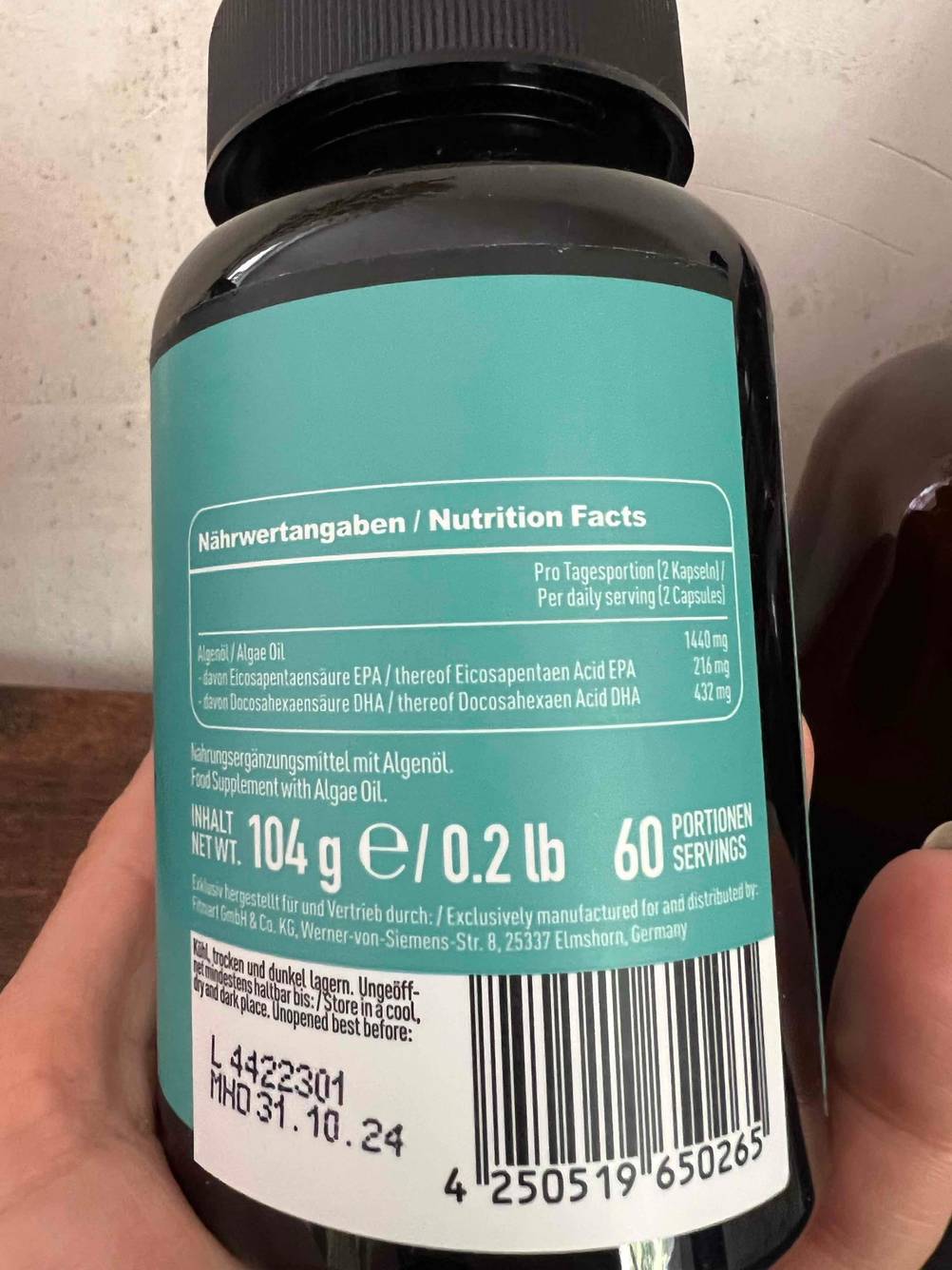 Getestet: Rückseite einer Flasche des Nahrungsergänzungsmittels für Veganer mit Nährwerten.