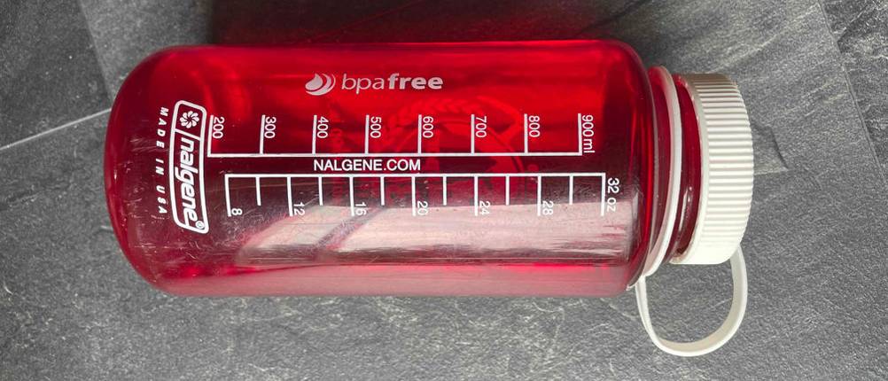 nalgene-trinkflasche in rot 