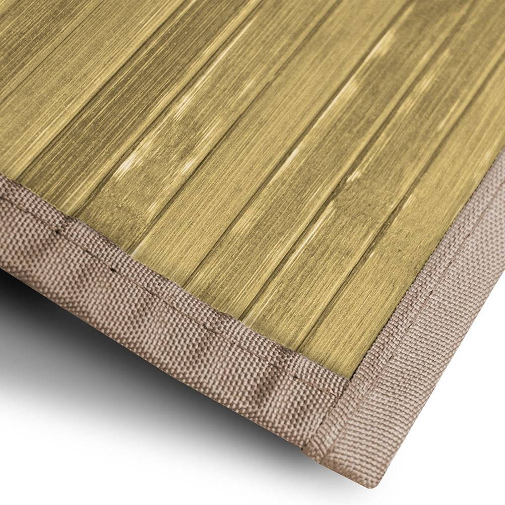 Ein naturbelassener Bambusteppich hat ein ganz eigenes Muster,