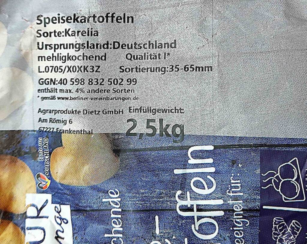 Detailansicht eines 2,5-kg-Netzes inklusive getesteten Kartoffeln.