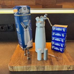 Karton, Sahnespender, Aufsätze und Kapseln des Nemt-Sahnespenders