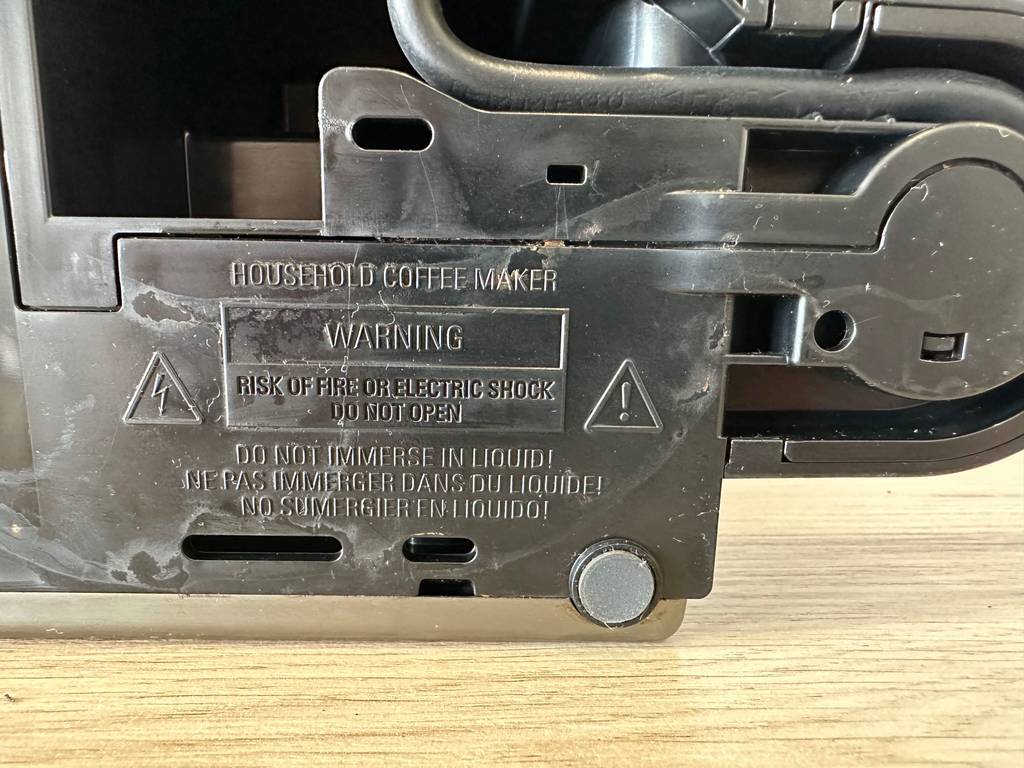 Rückseite von einer getesteten Nespresso-Maschine.