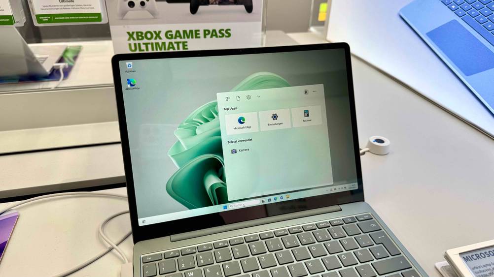 Netbook getestet: Nahaufnahme des angeschalteten Bildschirms.