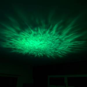 Hier sieht man grünen Nebel vom Nigecue-Sternenhimmel-Projektor HR-002.