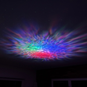 Hier sieht man grünen, roten und blauen Nebel aus dem Nigecue-Sternenhimmel-Projektor HR-002.