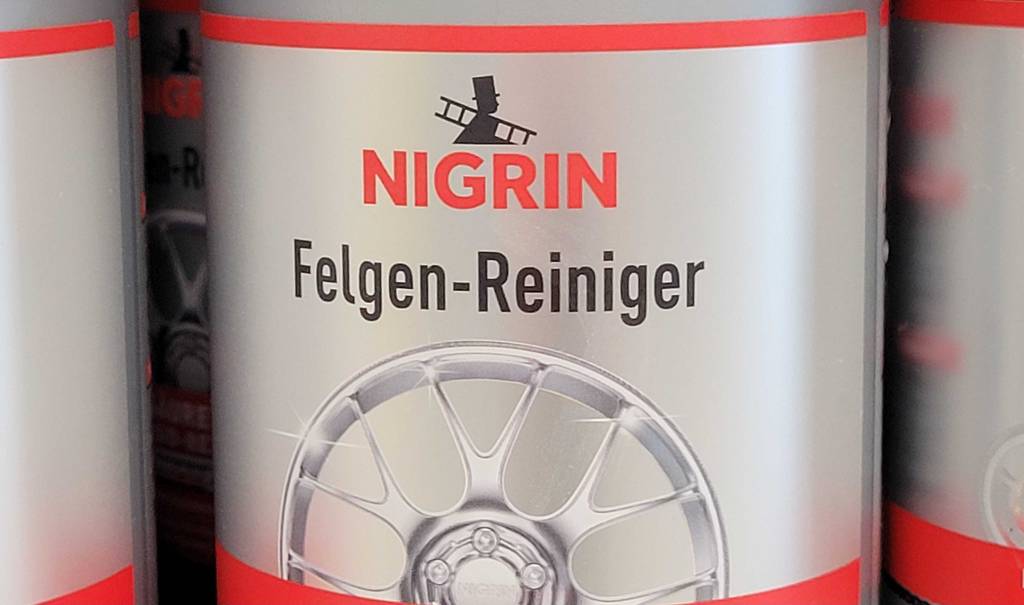 Felgenreiniger-Test: Der Markenname und das Logo sind über der Artikelbezeichnung aufgedruckt.