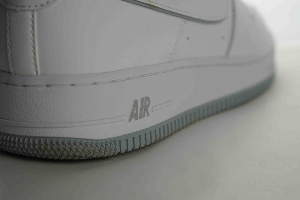 Detailansicht der hinteren Seite eines getesteten Sneaker Unisex.