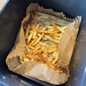 Fertig frittierte Pommes in der Ninja Foodi MAX AF400EUCP