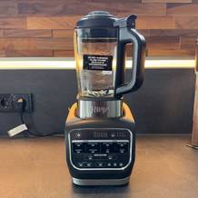 Der Hochleistungsmixer Ninja HB150EU.