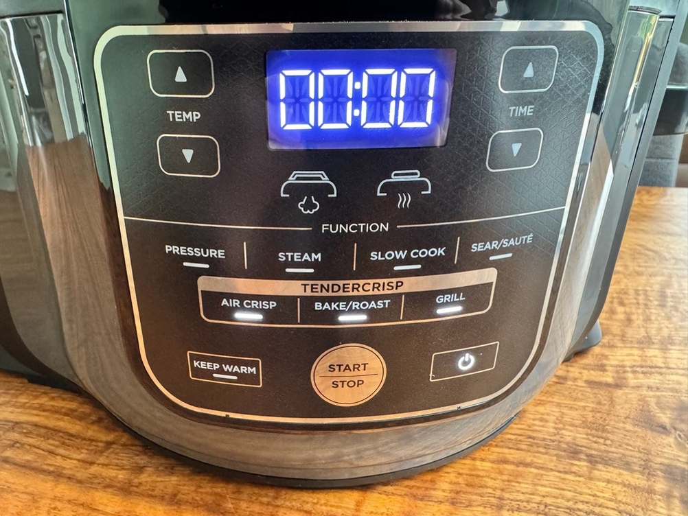 Die Bedienelemente des Ninja-Multikocher OP300EU