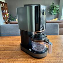 Die Ninja NC300EU steht auf einem Tisch