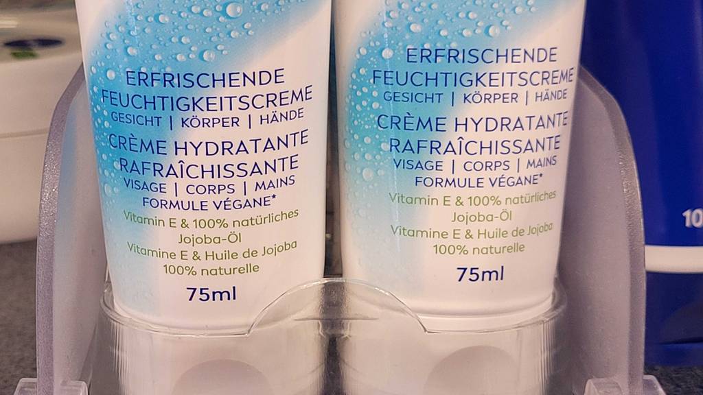 Auf der Tube von getesteter Nivea-Gesichtscreme stehen Informationen zum Inhalt.