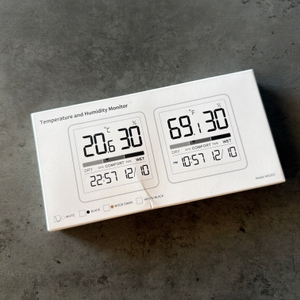 Der Karton vom Noklead NK5253-2 PACK liegt auf einem Tisch