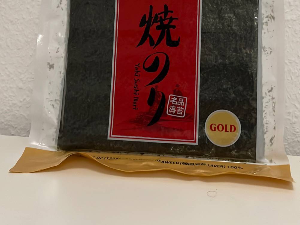 Nori-Blätter-Test: Nahaufnahme der Informationen auf der Vorderseite der Verpackung.