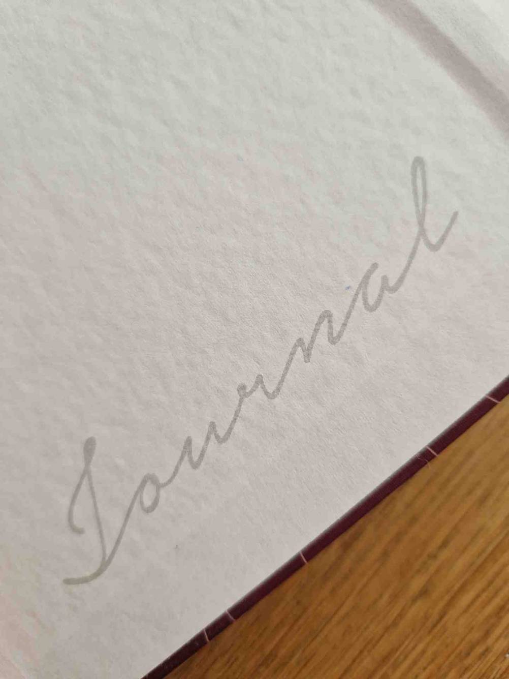 Notizbuch getestet: Nahaufnahme Schriftzug im Inneren.