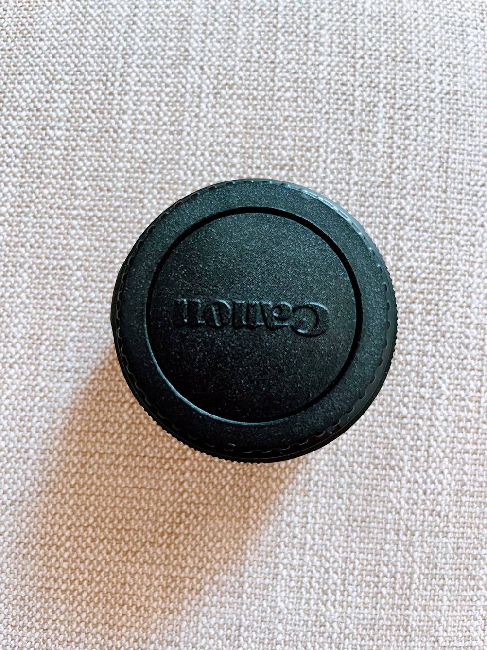 Getestetes Objektiv für eine Canonkamera mit Deckel. 