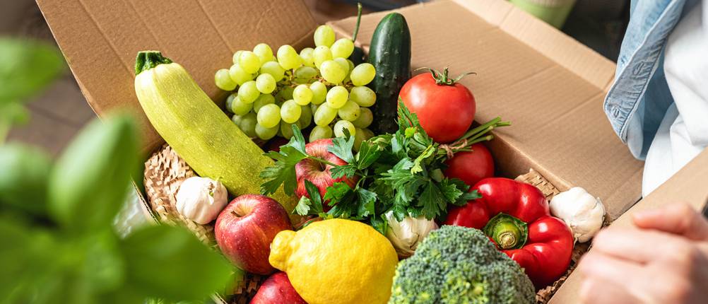 Bauchladen-Test: Ansicht einer mit Obst gefüllten Kiste.