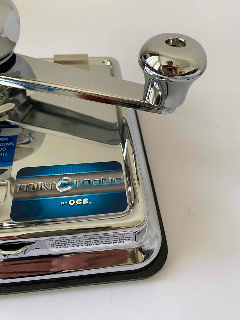 Im Test: Die Zigarettenstopfmaschine mit Kurbelbetrieb im Detail.