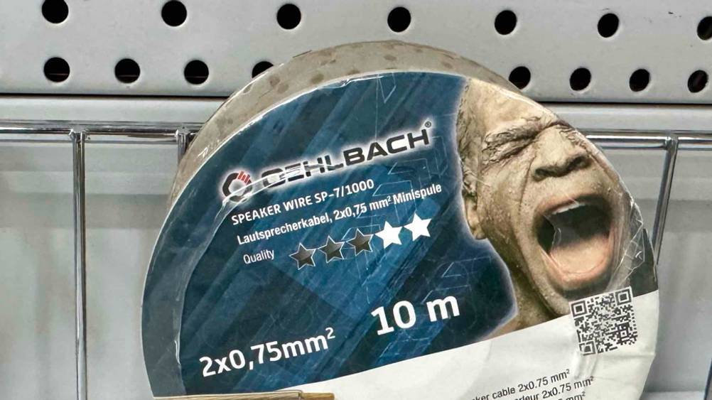 Oehlbach-Lautsprecherkabel getestet: Nahaufnahme der Vorderseite der Verpackung mit Informationen.