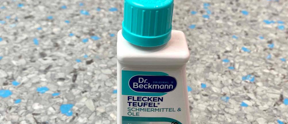 Ölfleckenentferner im Test: Ölfleckenentferner von Dr. Beckmann von vorne.