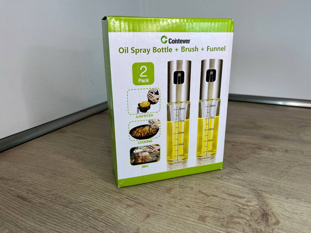 Ölsprüher-Set in seiner Verpackung. 
