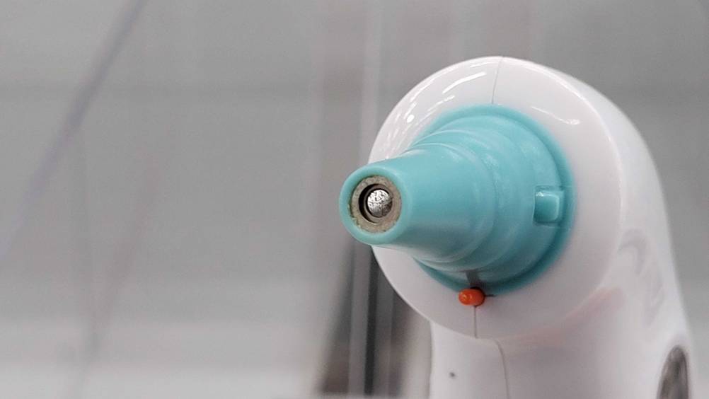 Ohrthermometer-Test: Nahaufnahme der Messpitze.