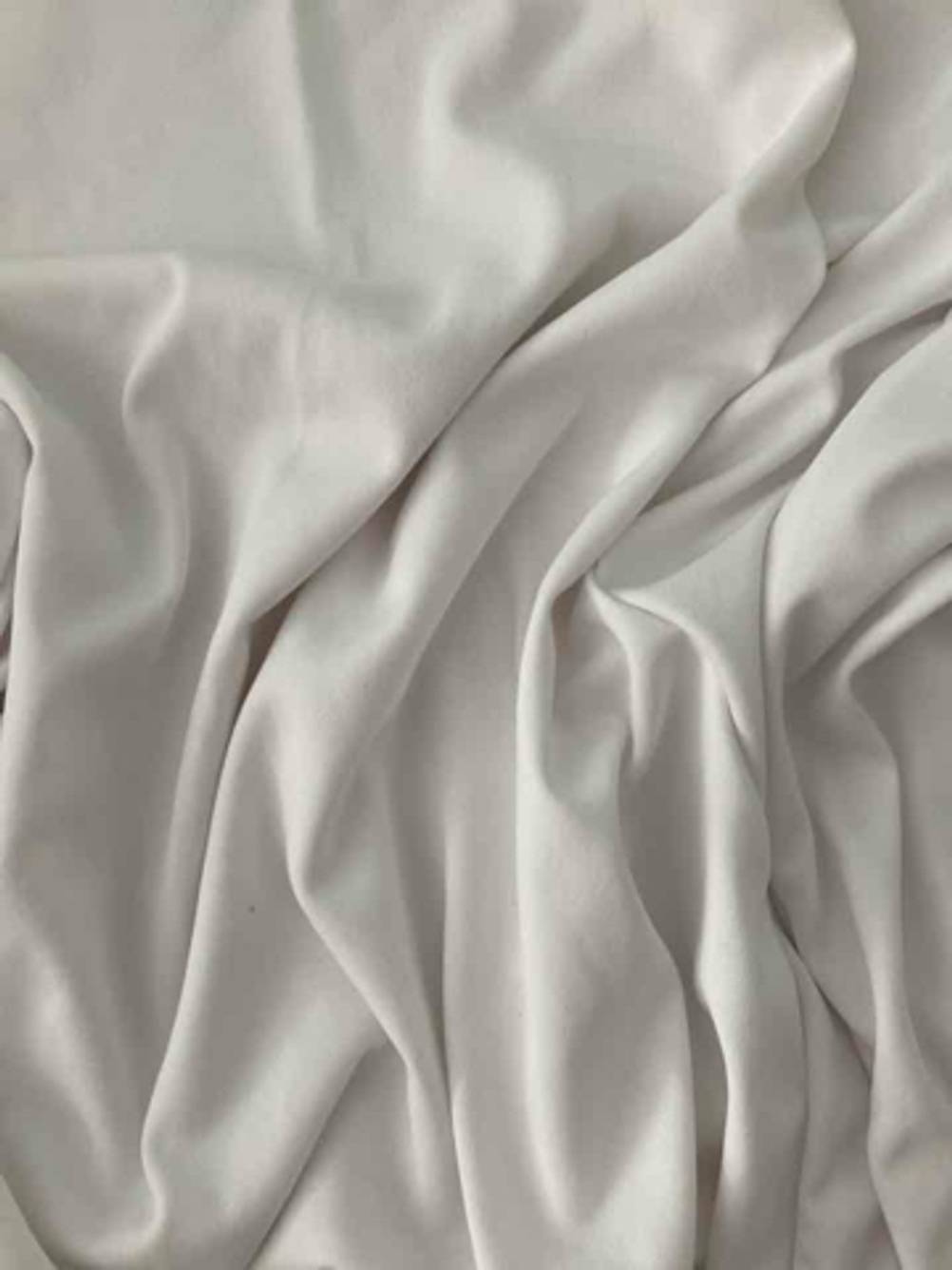 Detailansicht des Materials von einem getesteten UV-Shirt für Damen.