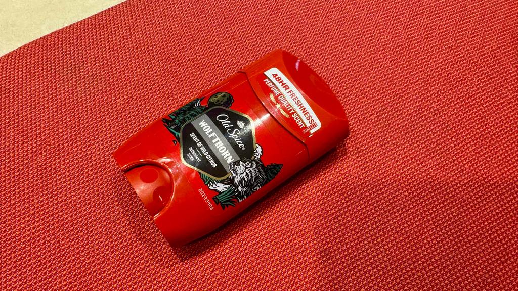 Blick auf den Verschluss eines getesteten Old-Spice-Deos.