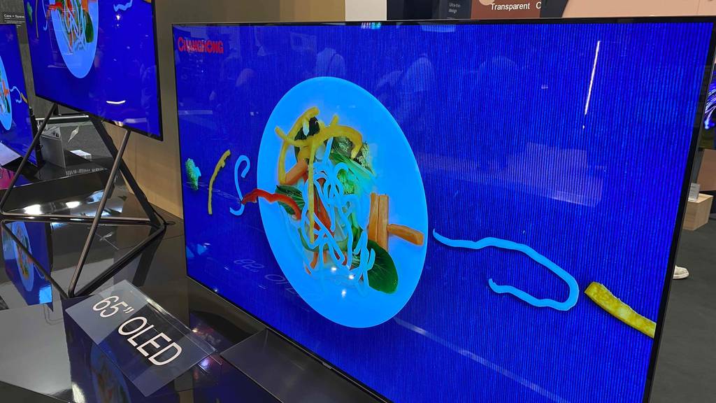 Display von einem getesteten Oled-65-Zoll großen Fernsehen. 