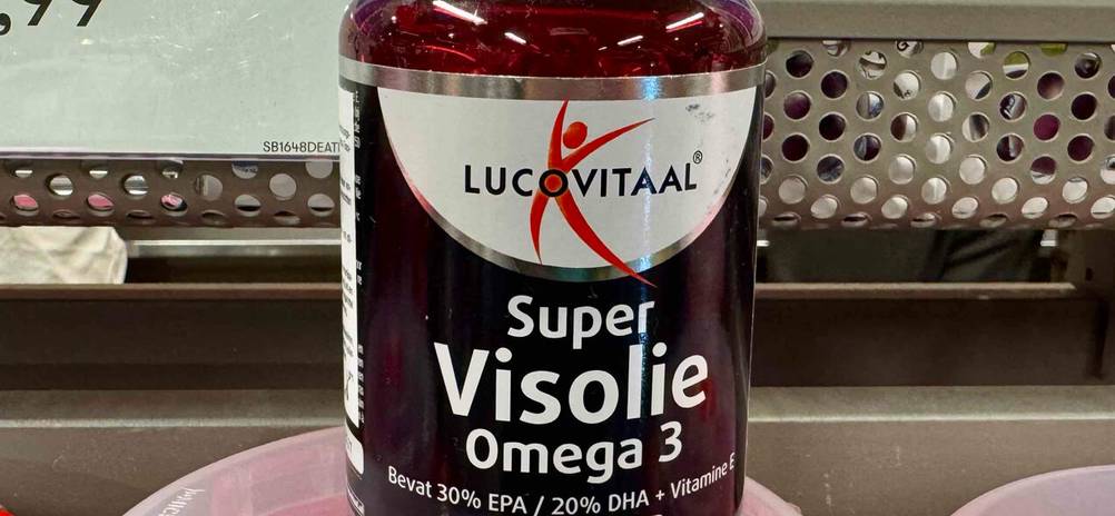 Omega-3 getestet: Nahaufnahme des Labels mit Logo und Artikelbezeichnung.