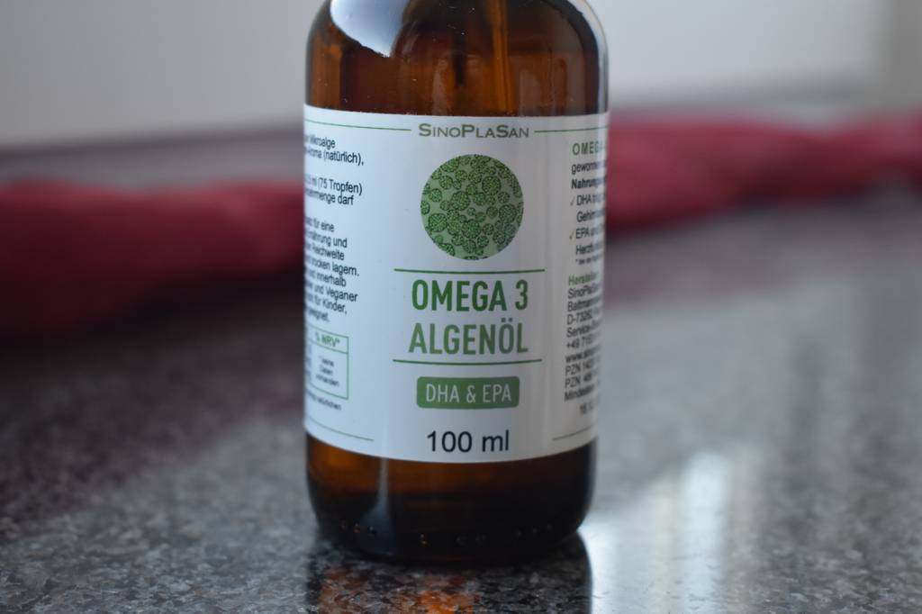 Auch Algenöl enthält viel Omega-3-Fettsäuren.