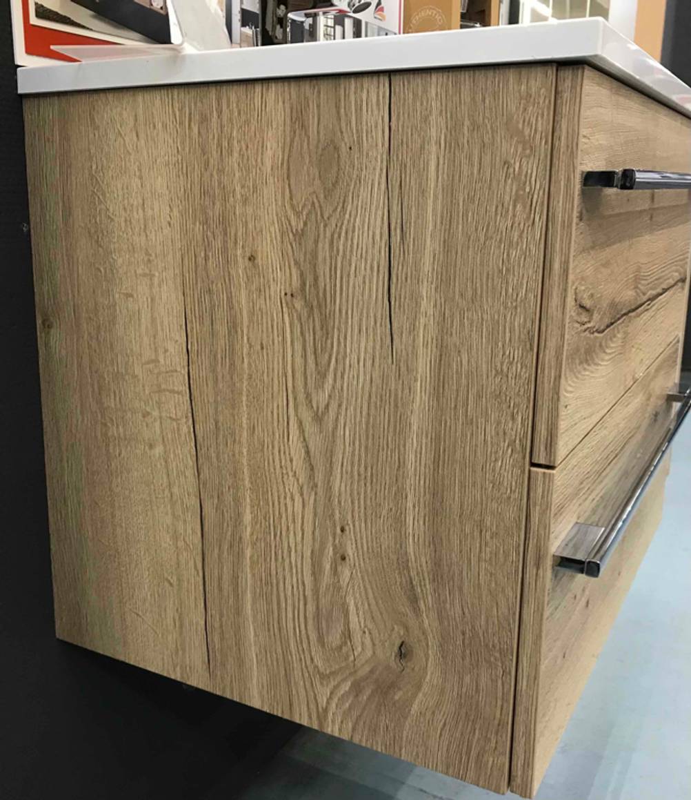 Waschbecken mit Unterschrank getestet: Detailansicht des Materials des Unterschranks.