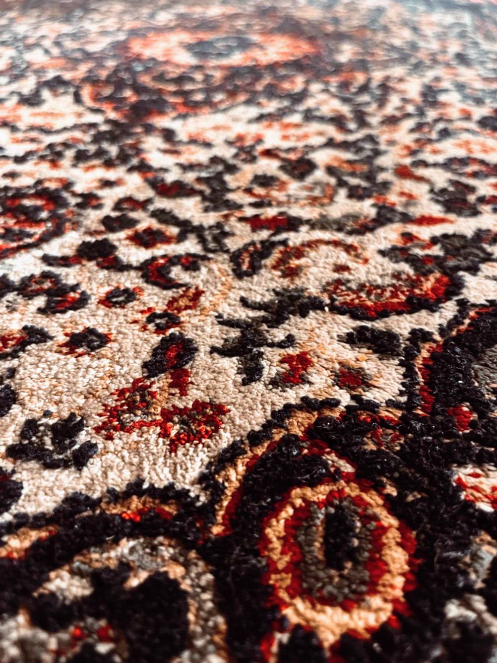 Muster und Farbe von einem getesteten Orientteppich.