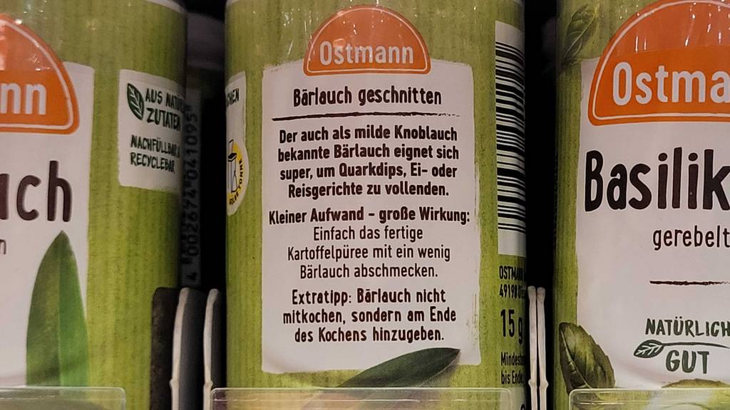 Auf der Dose von getestetem Bärlauch getrocknet stehen Informationen zum Inhalt und zur Anwendung.