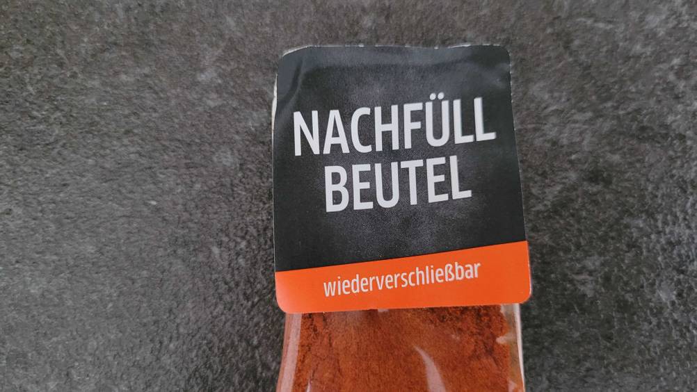 Nahaufnahme des Verschlusses einer Packung des getesteten Cayennepfeffers.