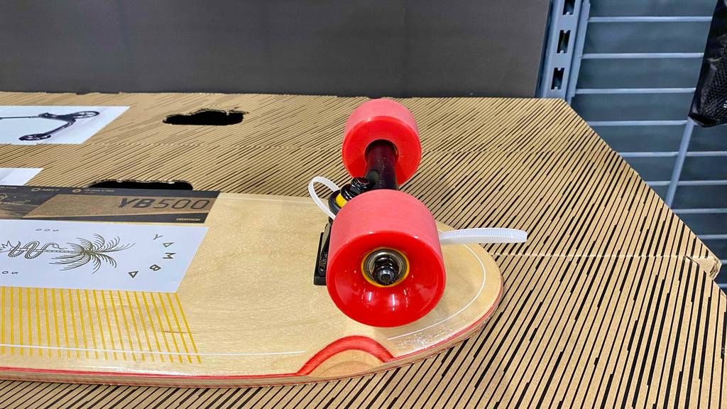 Longboard im Test: Detailansicht einer Rolle.