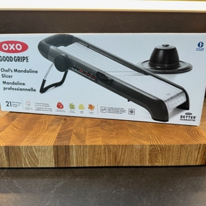 Oxo-Gemüsehobel im Karton