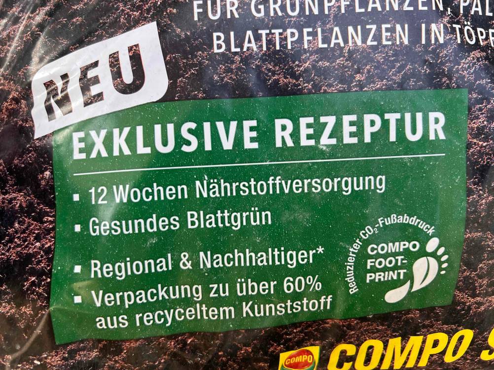 Nahaufnahme des Aufdrucks der Rezeptur einer getesteten Palmenerde.