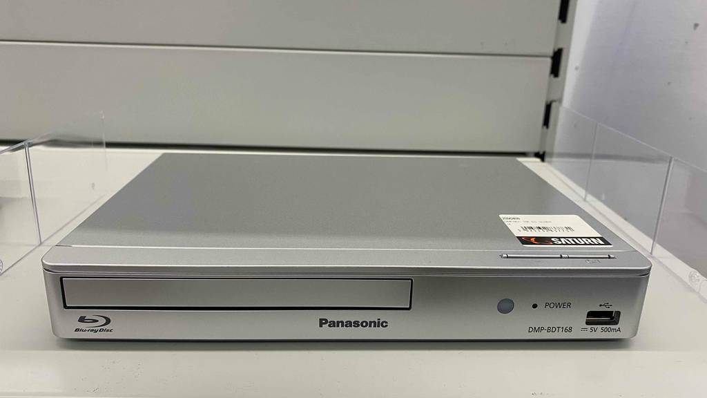 Blu-ray-Player von Panasonic getestet: Auf dem Gerät steht der Markenname.