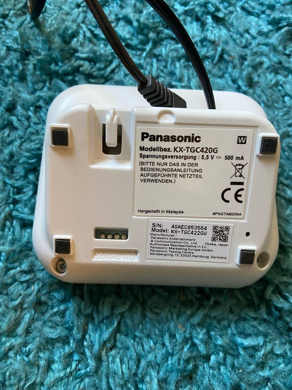 Rückseite der Basisstation des getesteten Panasonic-Telefons.