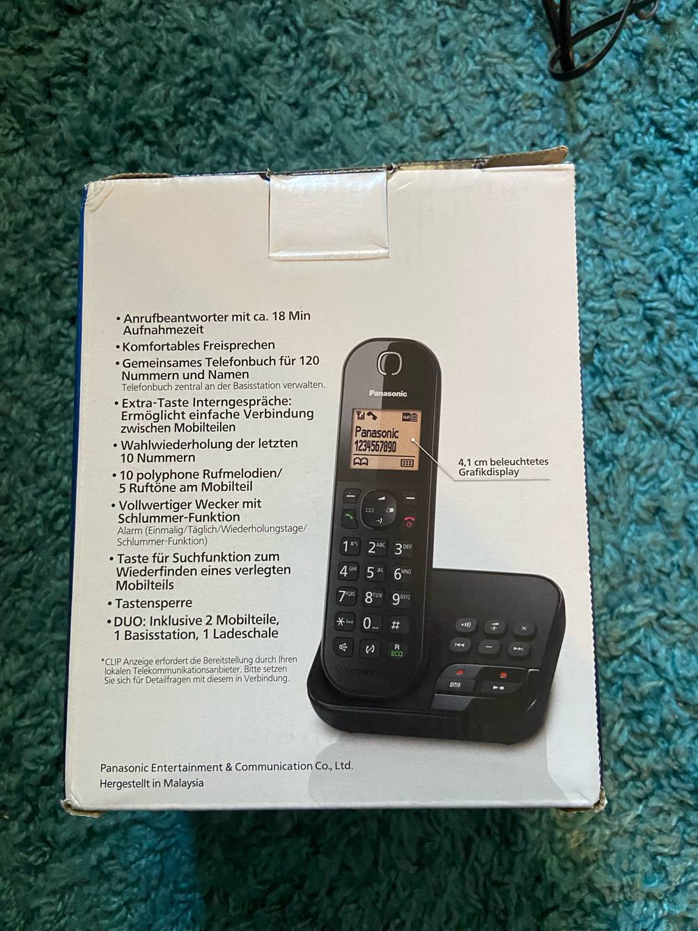 Rückseite der Verpackung des getesteten Panasonic-Telefons.