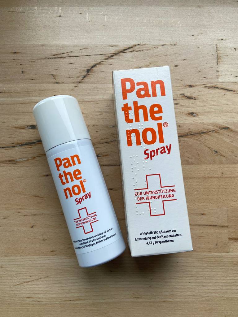 Panthenol-Spray getestet: die Dose liegt neben der Verpackung.