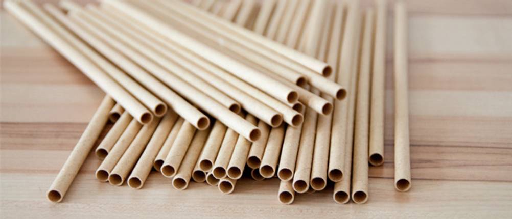 Papierstrohhalme im Test: hier braune Natur-Papierstrohhalme.