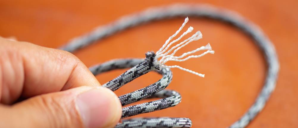Paracord-Test: Offenes Ende eines Paracord-Seils.